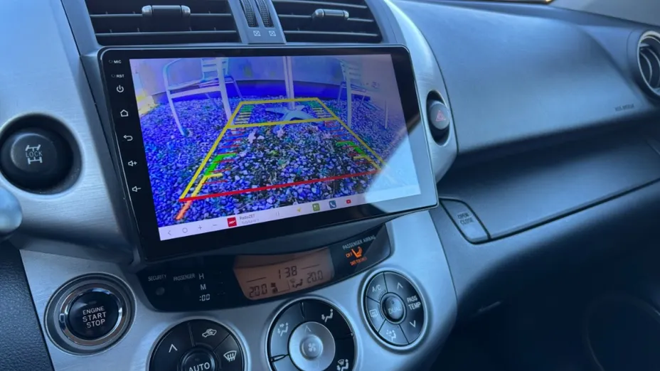 TOYOTA RAV4 -