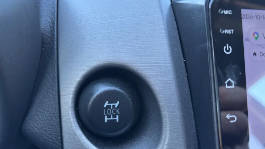 TOYOTA RAV4 -