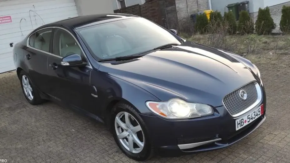 JAGUAR XF -