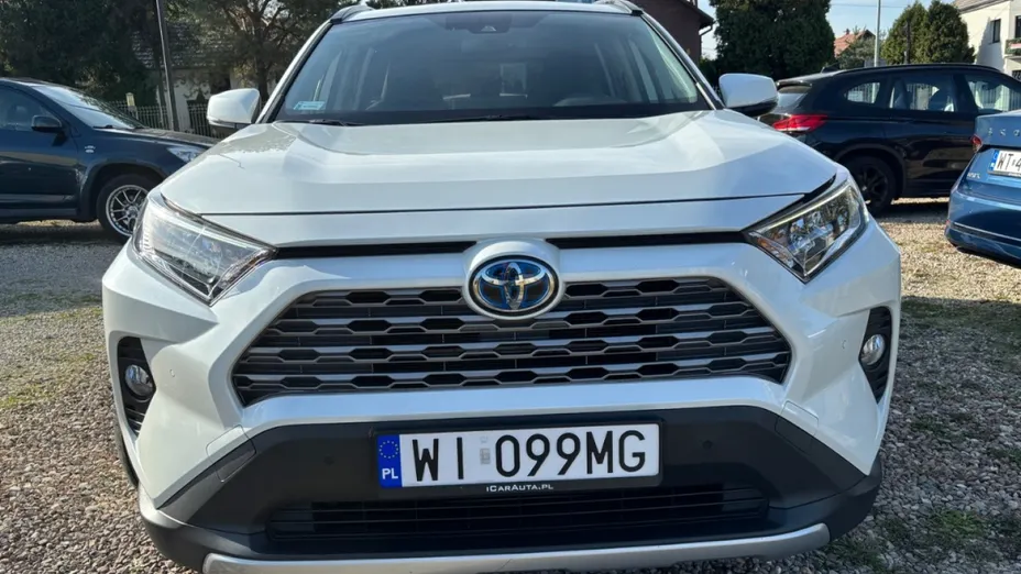TOYOTA RAV4 -