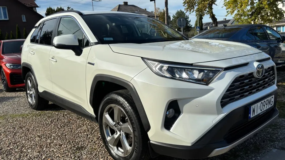 TOYOTA RAV4 -