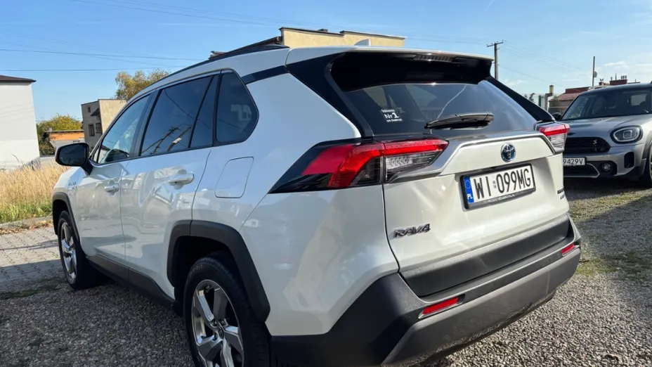 TOYOTA RAV4 -