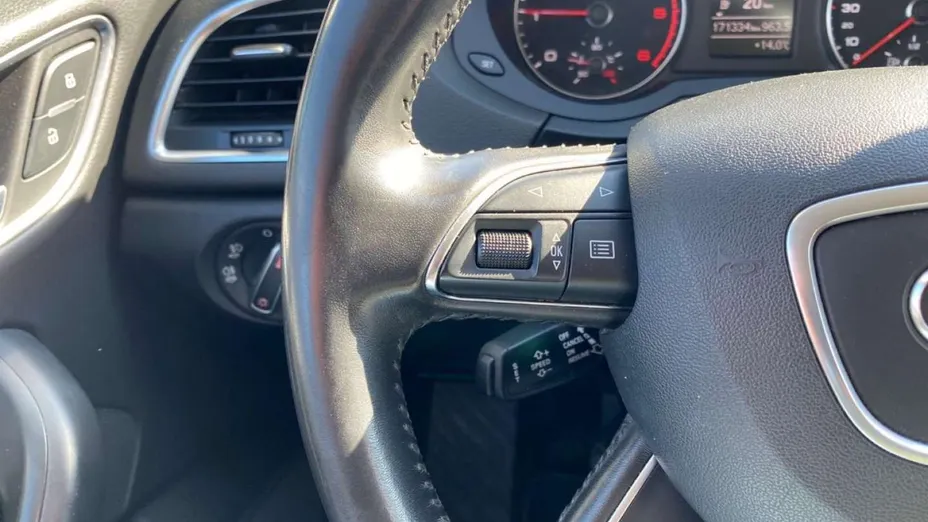 AUDI Q3 -