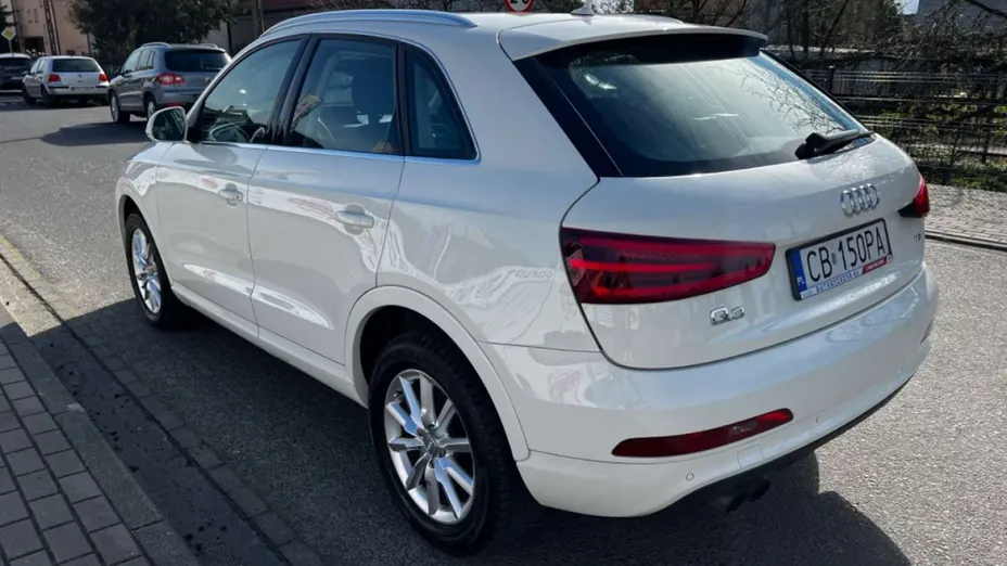 AUDI Q3 -