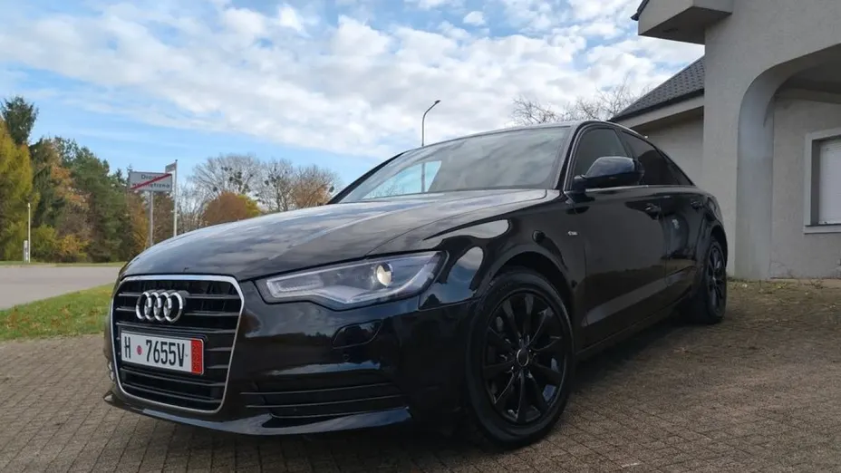AUDI A6 -