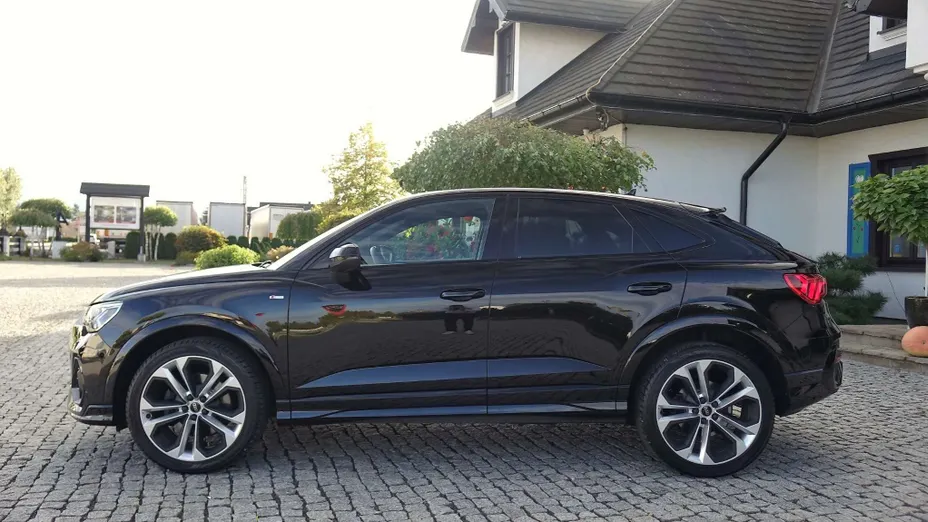 AUDI Q3 Sportback -