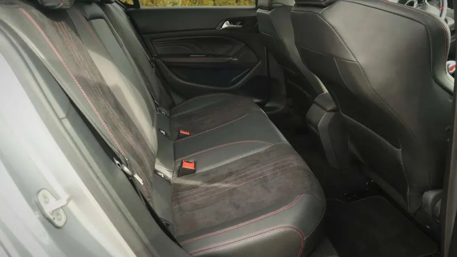 PEUGEOT 308 -
