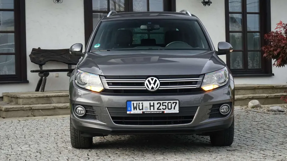 VOLKSWAGEN Tiguan -