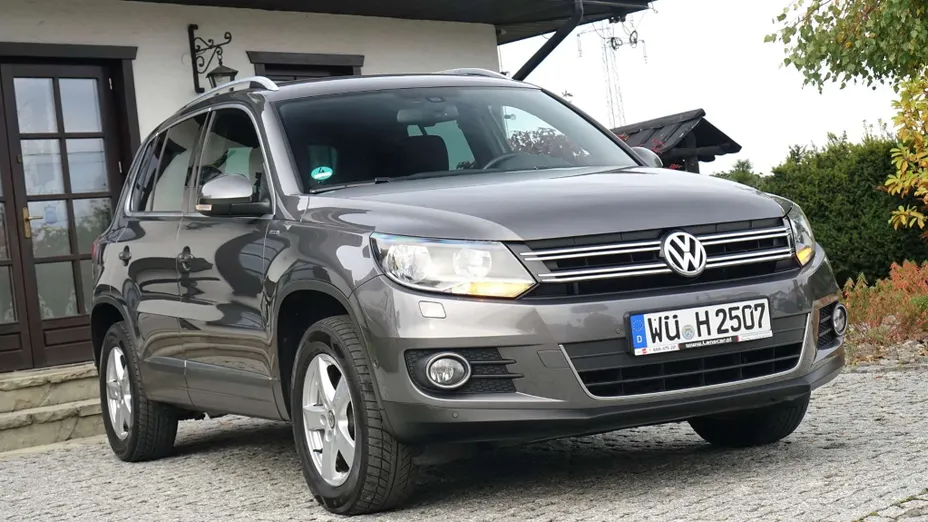 VOLKSWAGEN Tiguan -