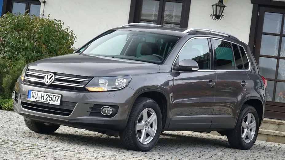 VOLKSWAGEN Tiguan -