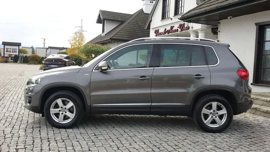 VOLKSWAGEN Tiguan -