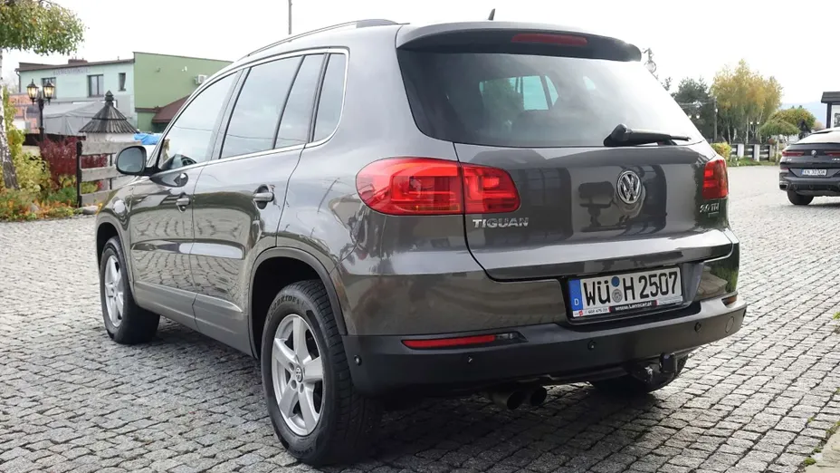 VOLKSWAGEN Tiguan -