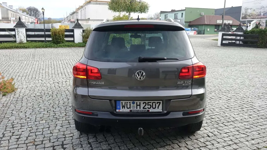VOLKSWAGEN Tiguan -