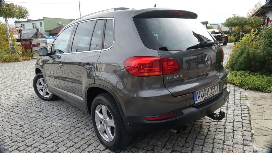 VOLKSWAGEN Tiguan -