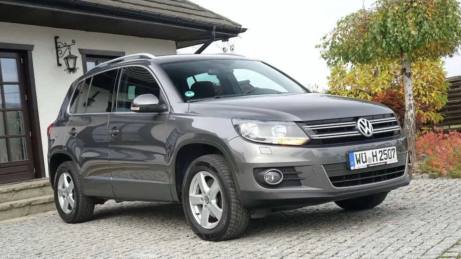 VOLKSWAGEN Tiguan -
