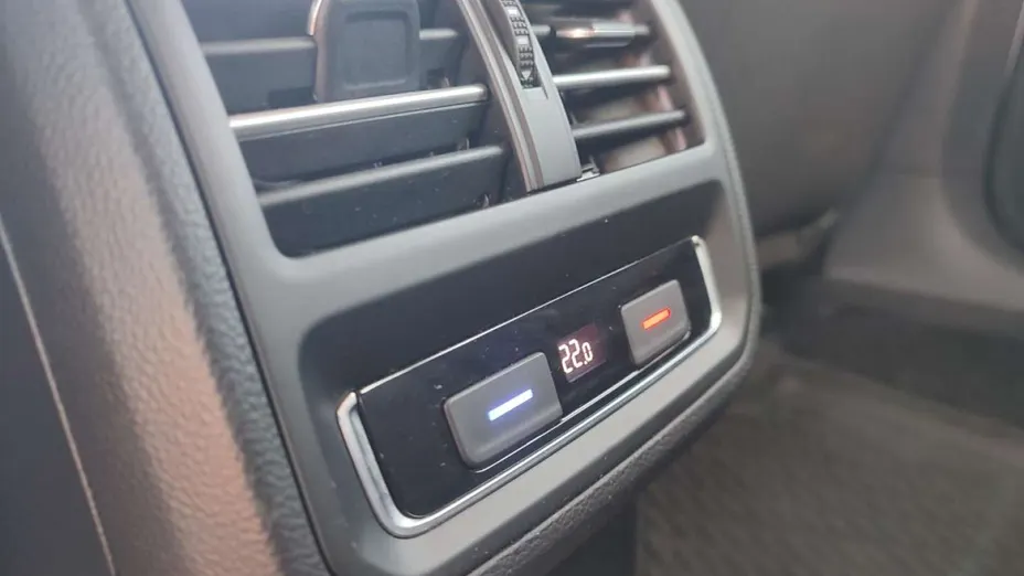 VOLKSWAGEN Passat -