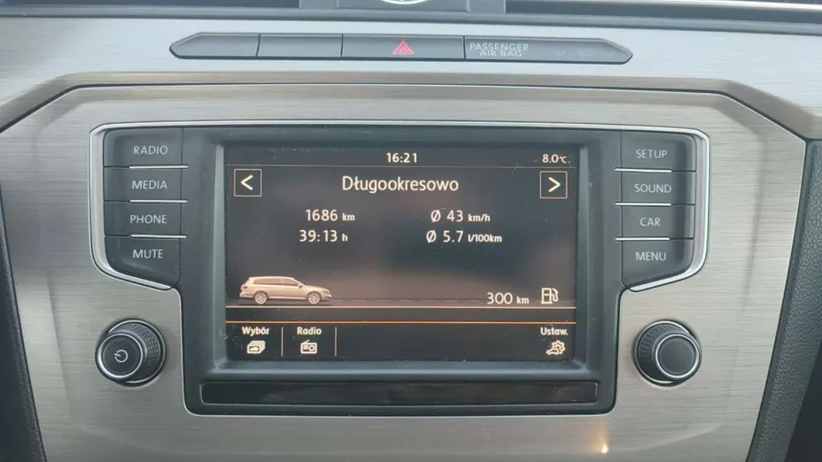 VOLKSWAGEN Passat -