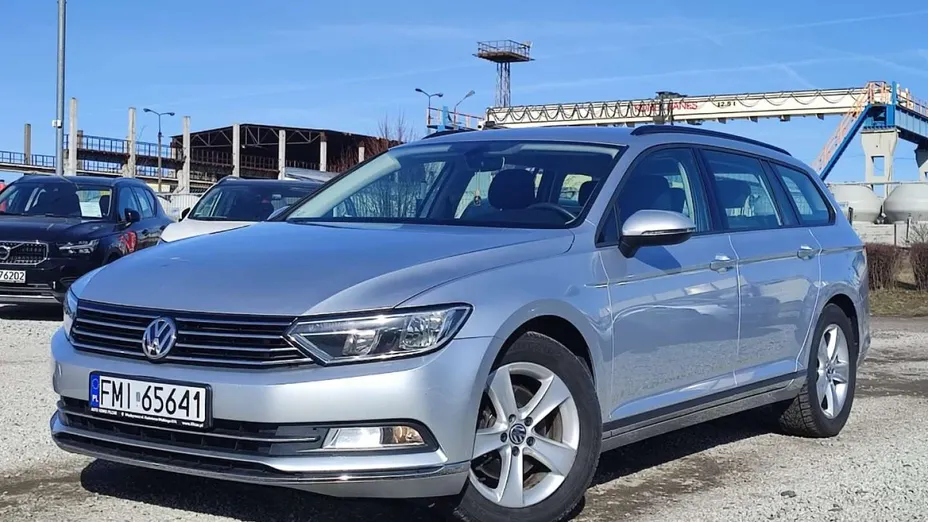 VOLKSWAGEN Passat -