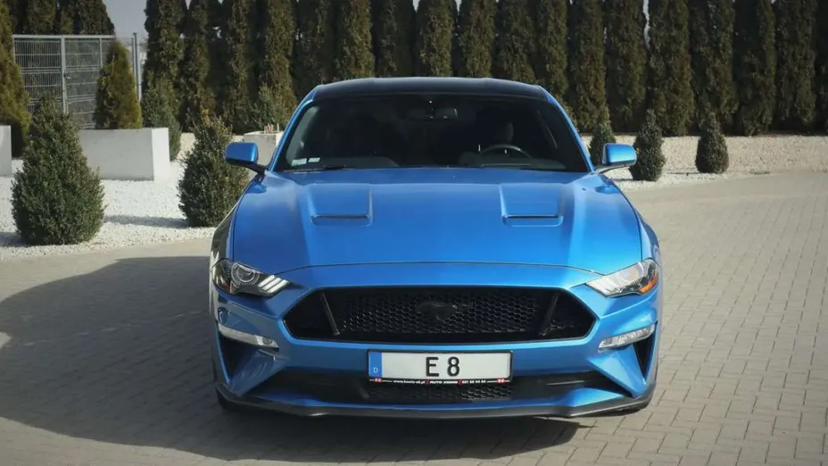 FORD Mustang -