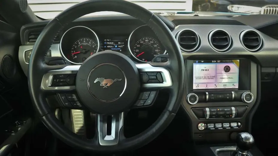 FORD Mustang -
