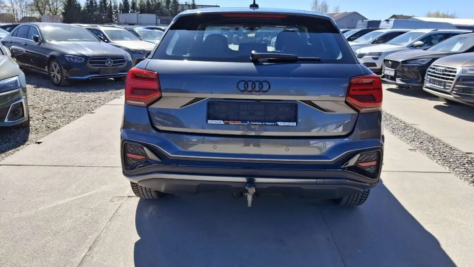 AUDI Q2 -