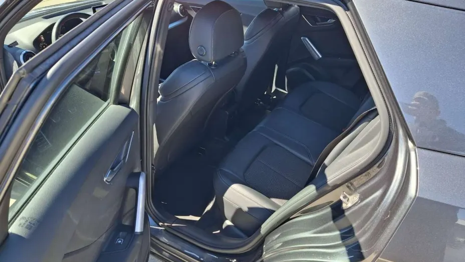 AUDI Q2 -