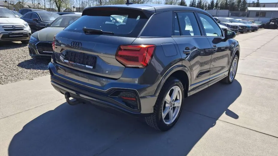 AUDI Q2 -