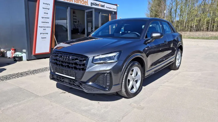 AUDI Q2 -