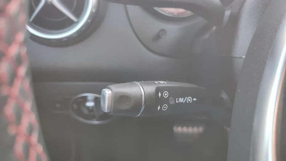 MERCEDES-BENZ GLA -