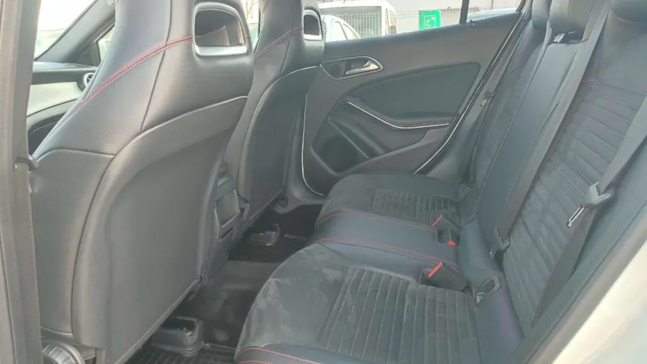 MERCEDES-BENZ GLA -