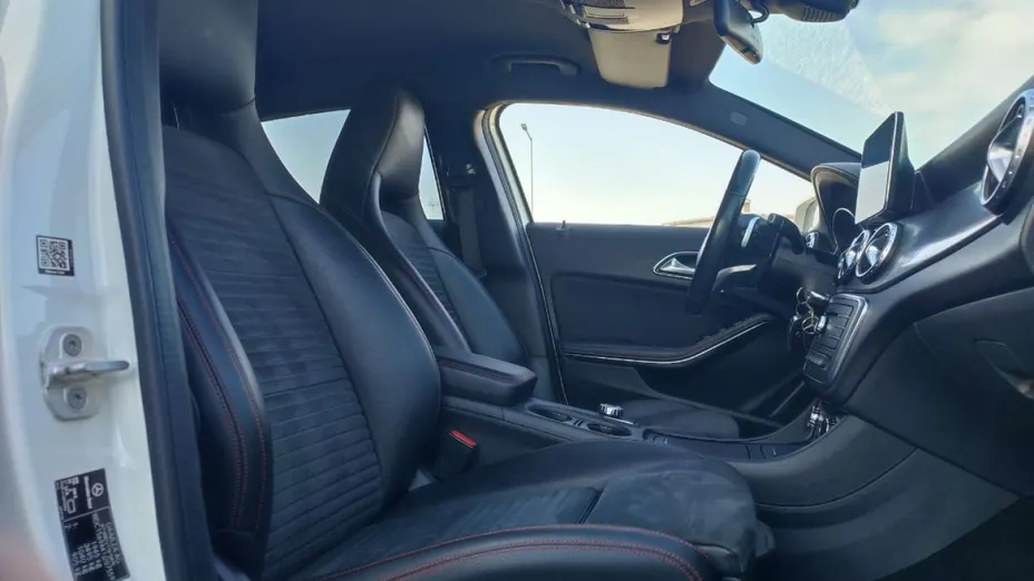 MERCEDES-BENZ GLA -