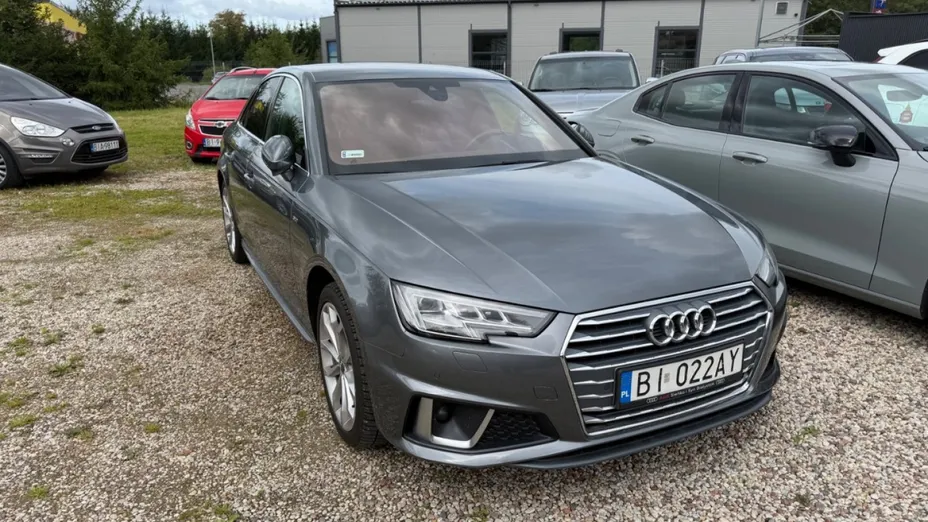 AUDI A4 -