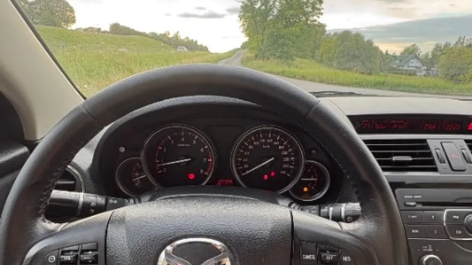 MAZDA 6 -