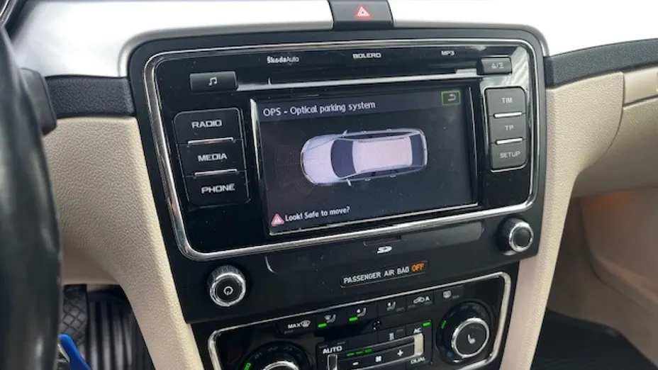 SKODA Superb -