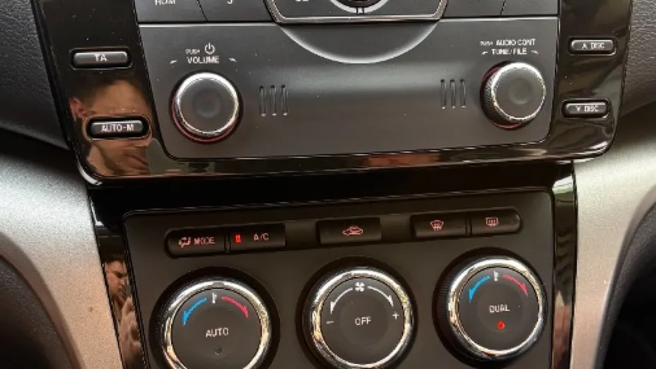 MAZDA 6 -