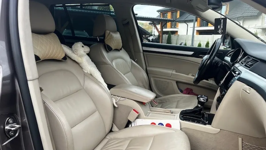 SKODA Superb -