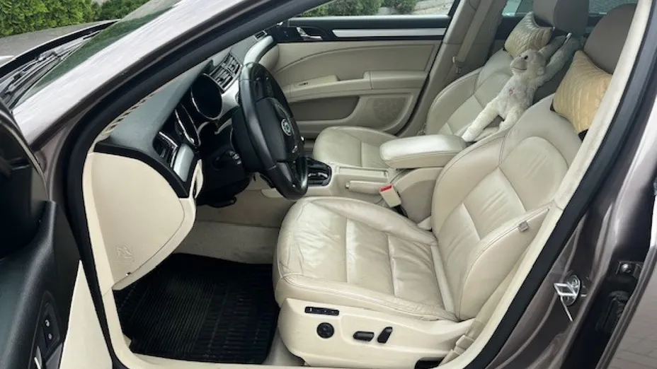 SKODA Superb -