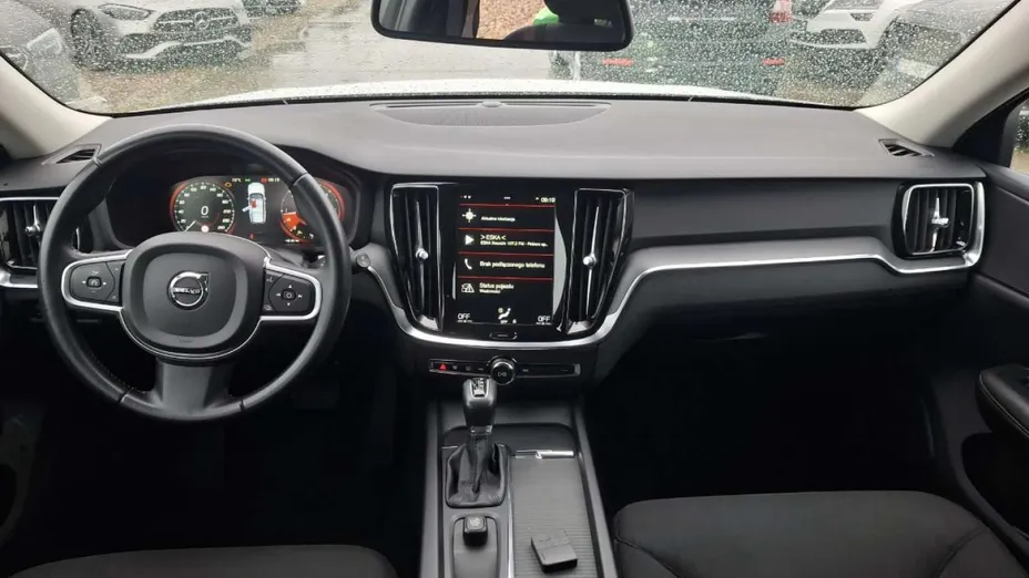 VOLVO V60 -