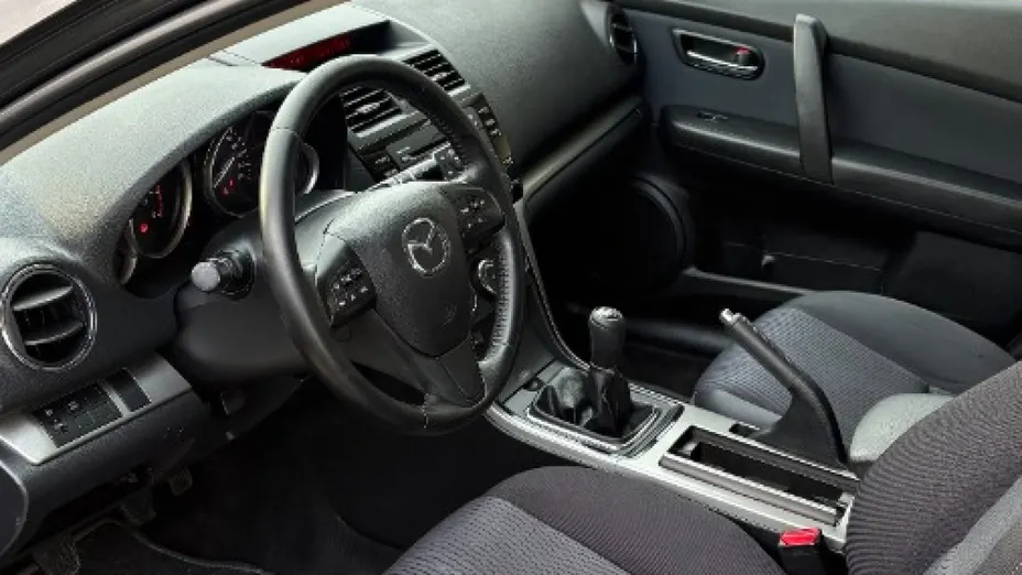 MAZDA 6 -