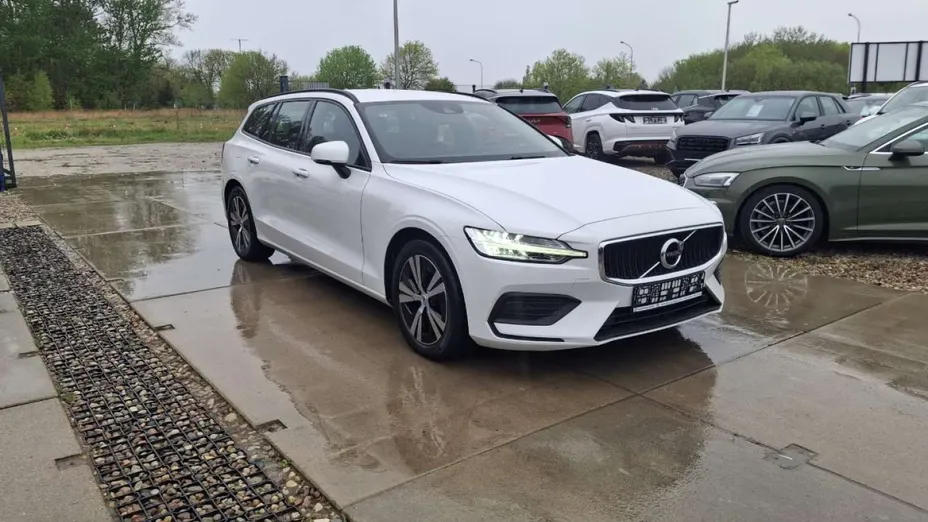 VOLVO V60 -