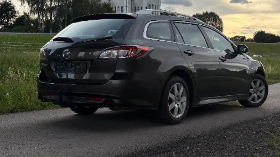MAZDA 6 -