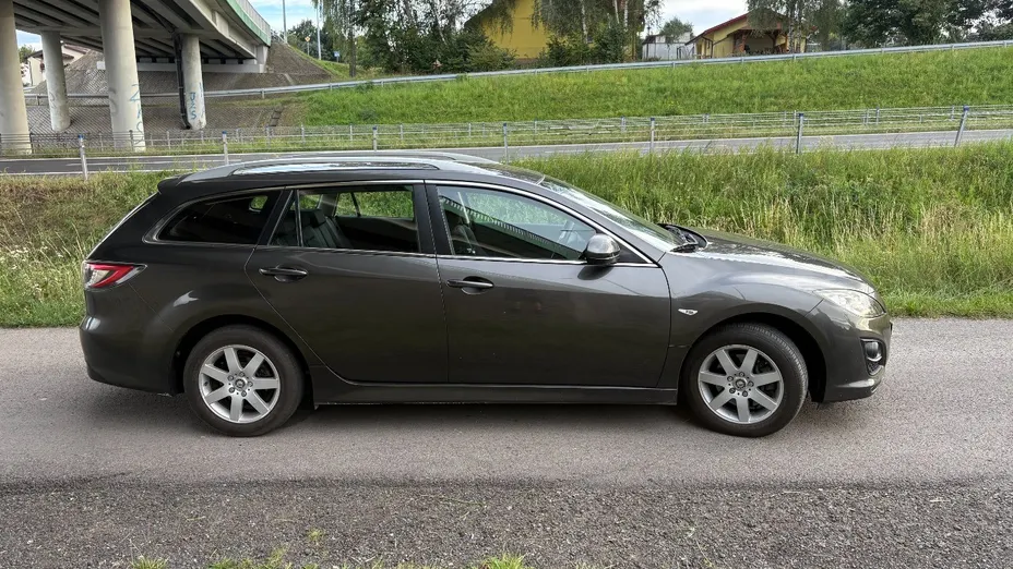 MAZDA 6 -