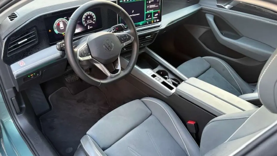 VOLKSWAGEN Passat -