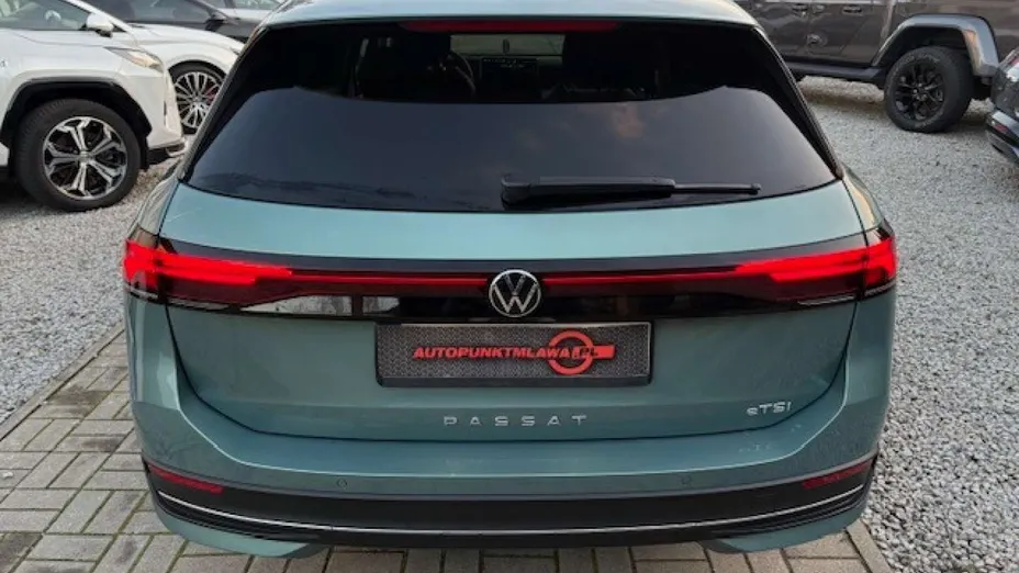 VOLKSWAGEN Passat -