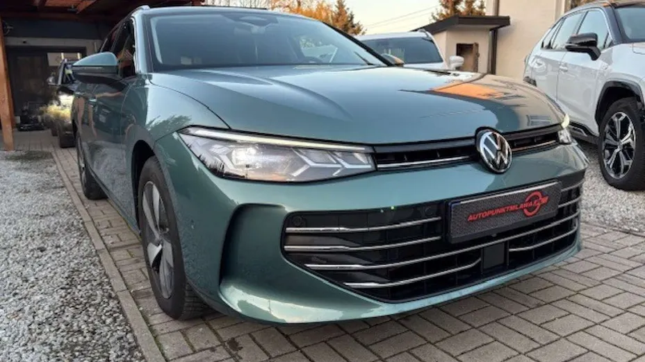 VOLKSWAGEN Passat -