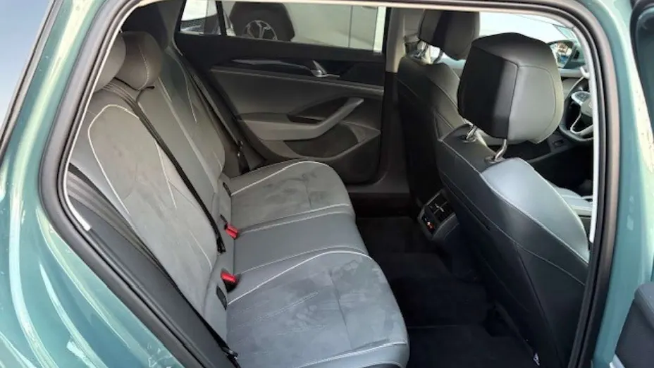 VOLKSWAGEN Passat -