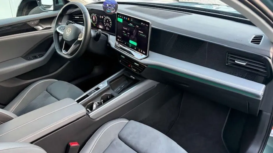 VOLKSWAGEN Passat -