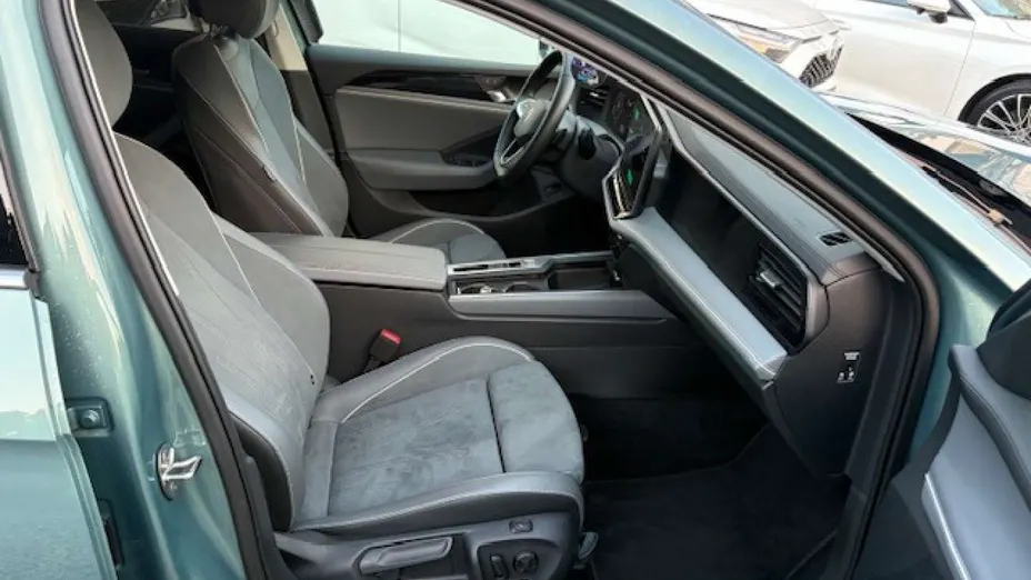 VOLKSWAGEN Passat -