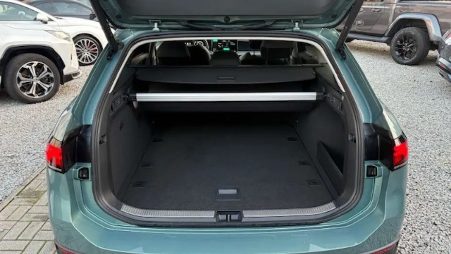 VOLKSWAGEN Passat -
