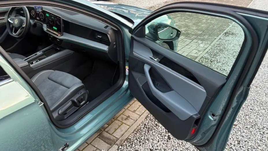 VOLKSWAGEN Passat -